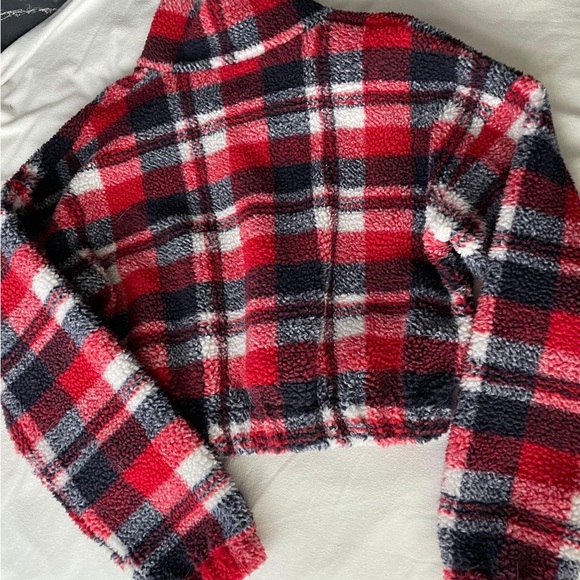 Cropped Thick Quarter Zip - Picture 3 of 6